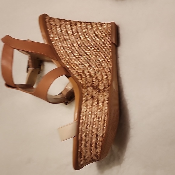 Shoes - Picture 2 of 3